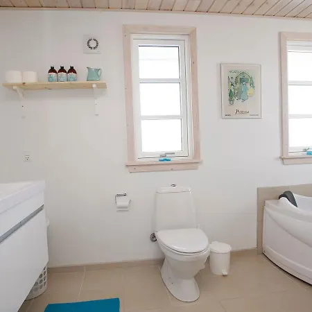 Vakantiehuis Three-bedroom Holiday In 20 *