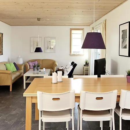 Three-bedroom Holiday In 20 Vakantiehuis Brovst