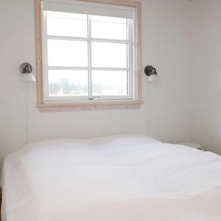 Three-bedroom Holiday In 20 Vakantiehuis Brovst