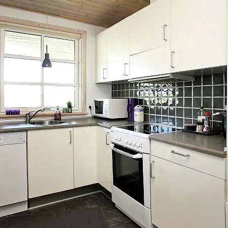 Three-bedroom Holiday In 20 * Brovst